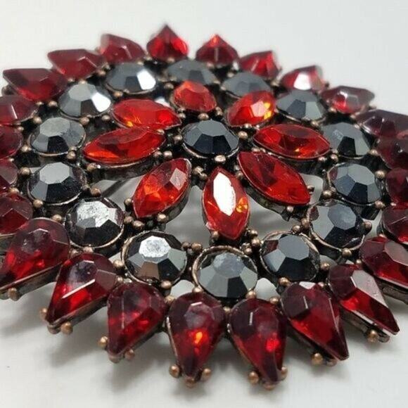 Red Silver Flower Sunburst Rhinestone Brooch Pendant Combo, 2 Inches, 1990s - Picture 7 of 7